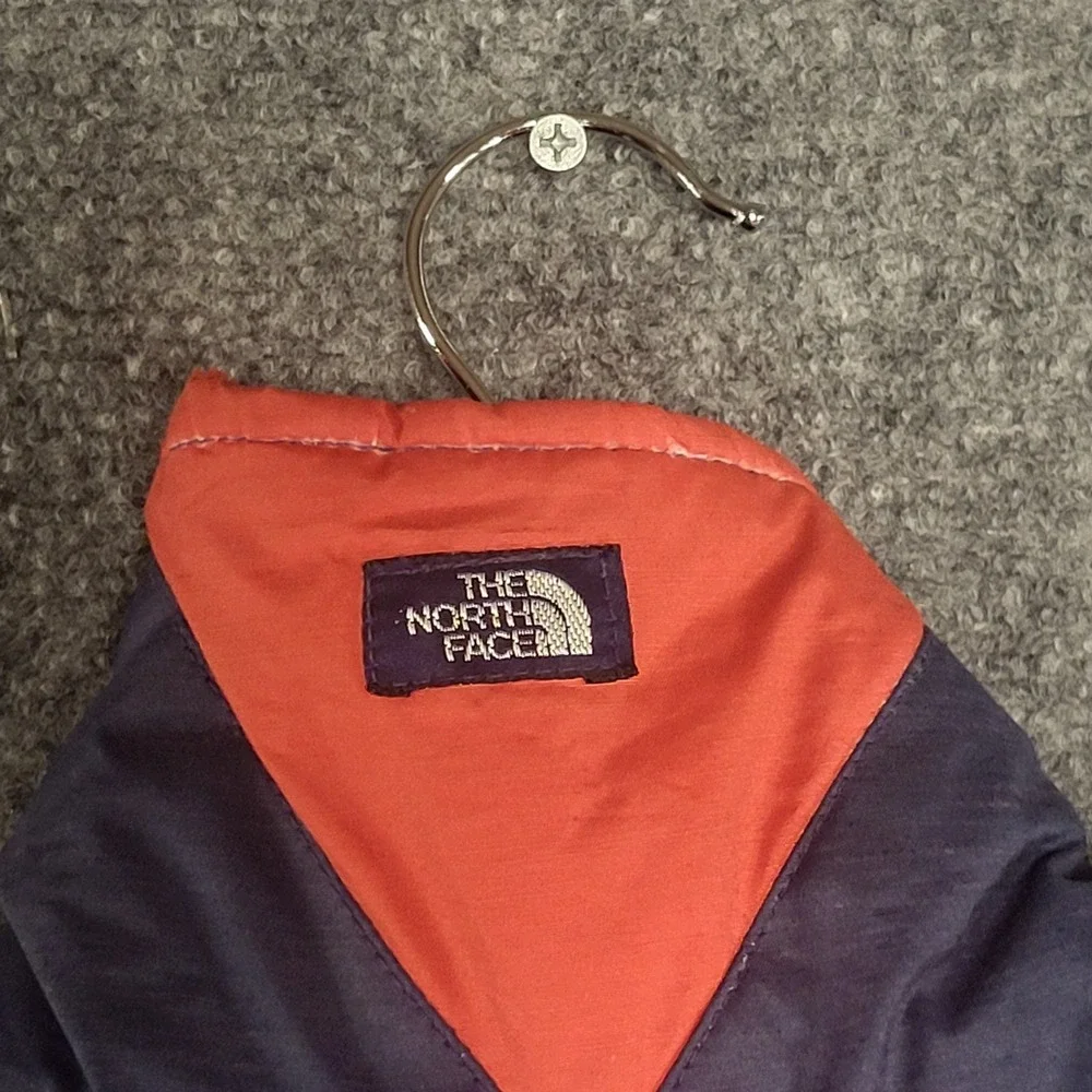 Vintage 1990s The North Face Chevron Goose Down Blue W/Red Puffer Vest Sz Large
